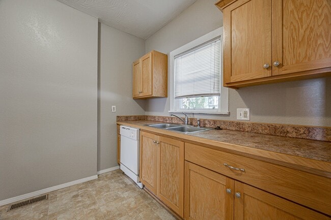 Building Photo - 1317 S Pennsylvania Ave