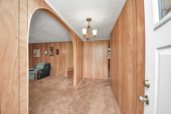 Building Photo - 535 Pampa St