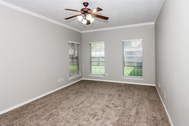 Building Photo - 2540 Pelican Dr
