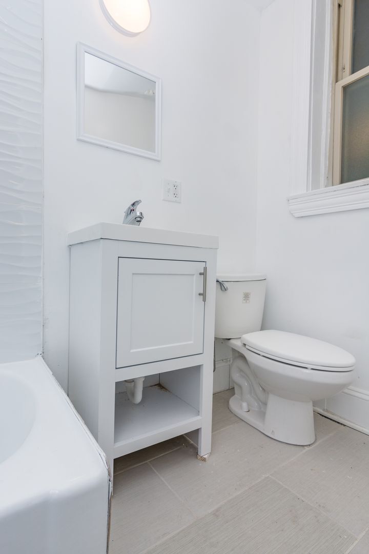 Building Photo - 7756 S Muskegon Ave