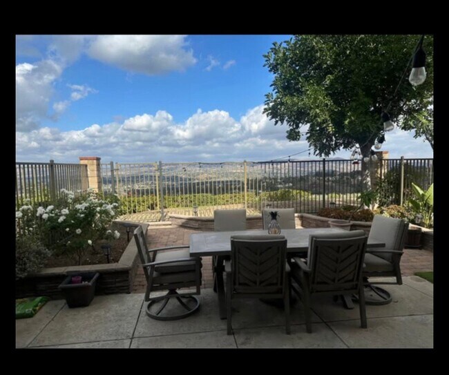 Building Photo - 711 S Tourmaline Ct