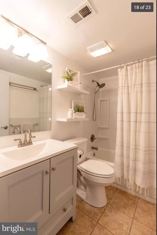 Bathroom - 1607 Meadowview Ln