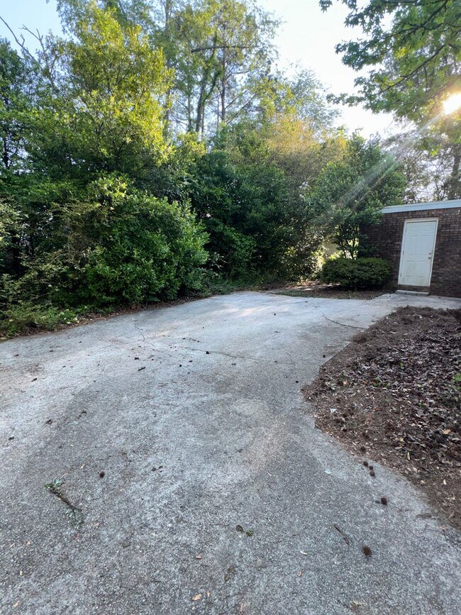 Building Photo - 40 Sue Alice Ln