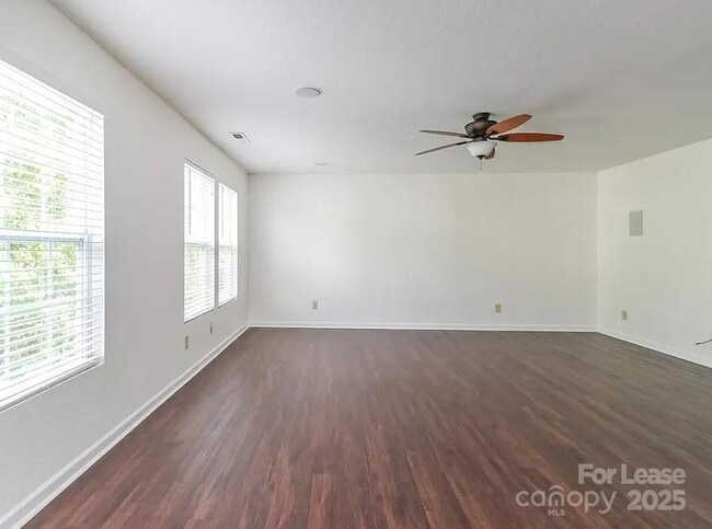 Building Photo - 3609 McDuff Ct