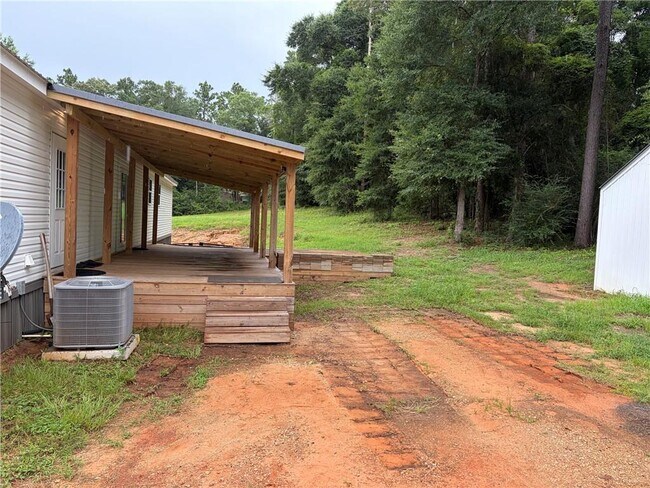 Building Photo - 1300 Snow Rd N