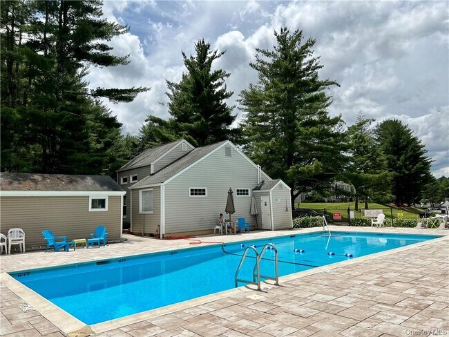 Building Photo - 1604 Holly Stream Ct