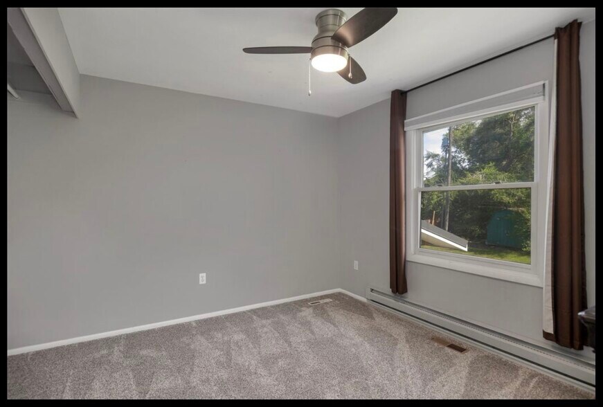 Building Photo - 1585 Valley Forge Rd