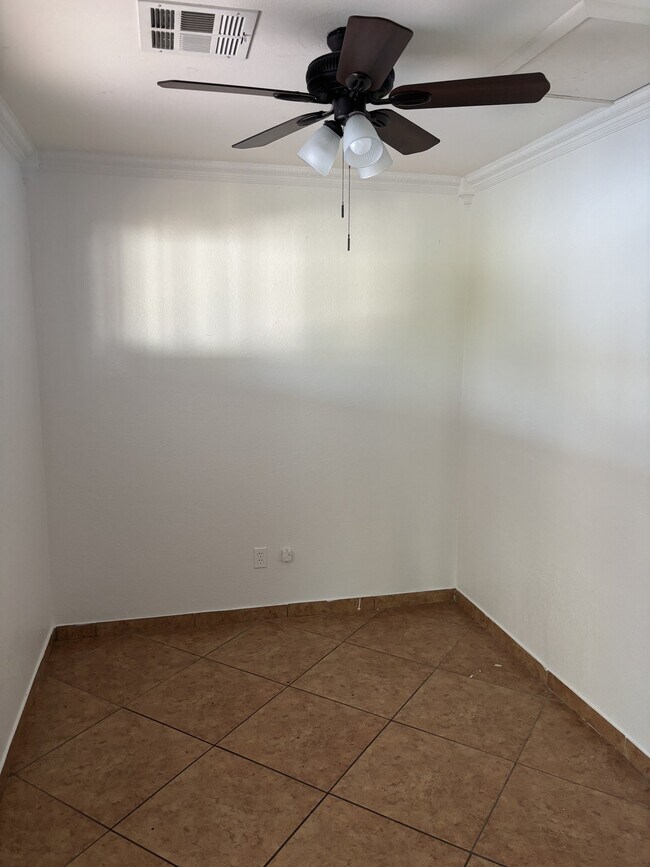 Building Photo - 3441 E Claire Dr