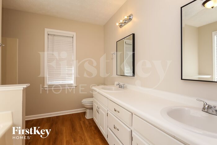 Building Photo - 880 Hounds Ridge Ct