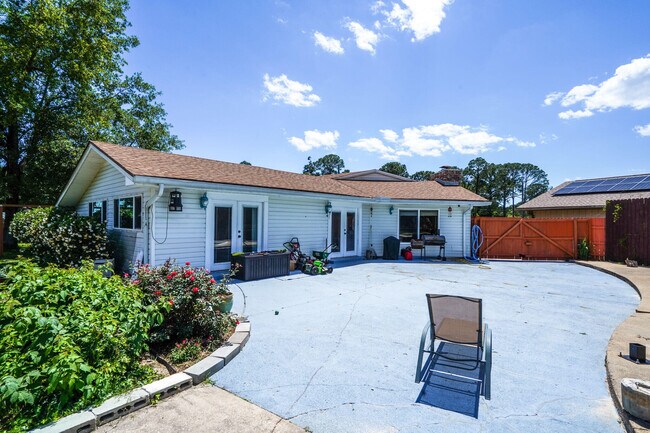 Building Photo - 601 Ironwood Dr