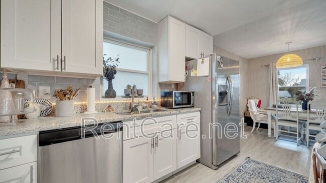 Building Photo - 8008 Lake Eve Dr