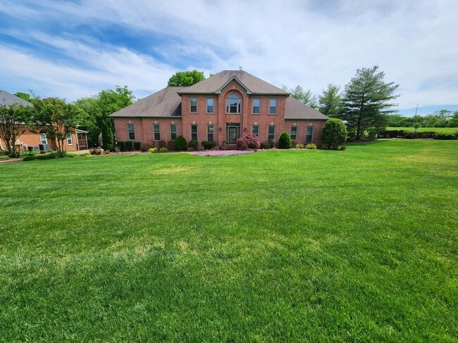 Primary Photo - Gorgeous 4/3.5 with amazing back patio!