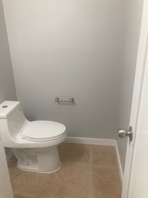 1/2 bath - 6402 Royal Woods Dr