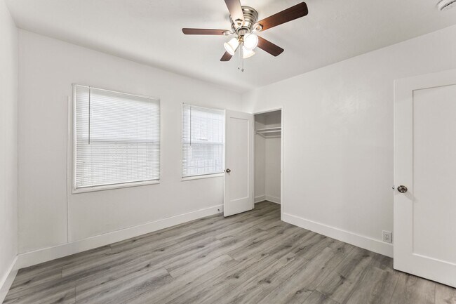 Building Photo - 1507 W 84th Pl