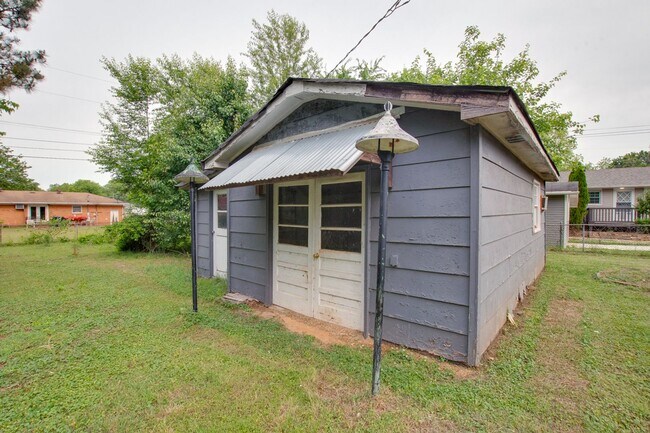 Building Photo - 3902 McCally Pl