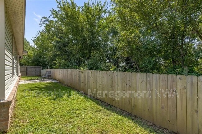 Building Photo - 2705 SW Greensprings Rd