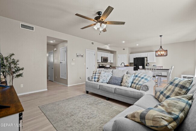 Building Photo - 13514 Bradford St