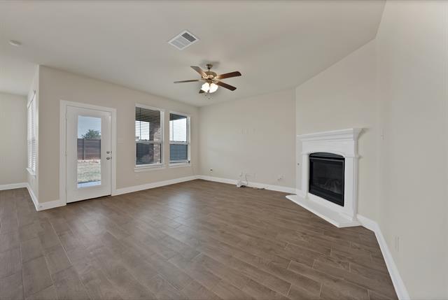 Building Photo - 10401 Table Bluff St