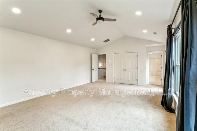 Building Photo - 141 Pine Creek Dr