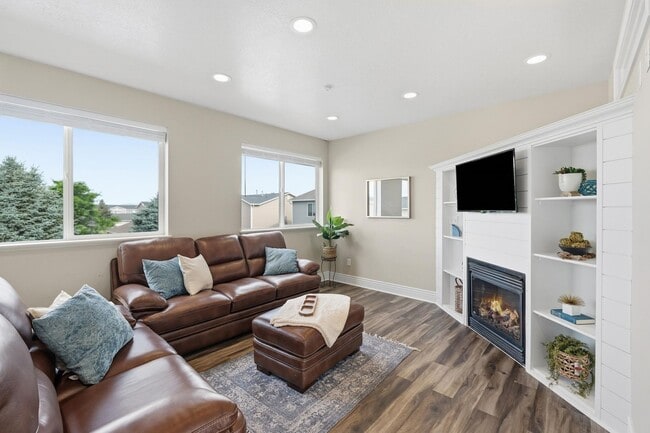 Building Photo - 717 S 340 E