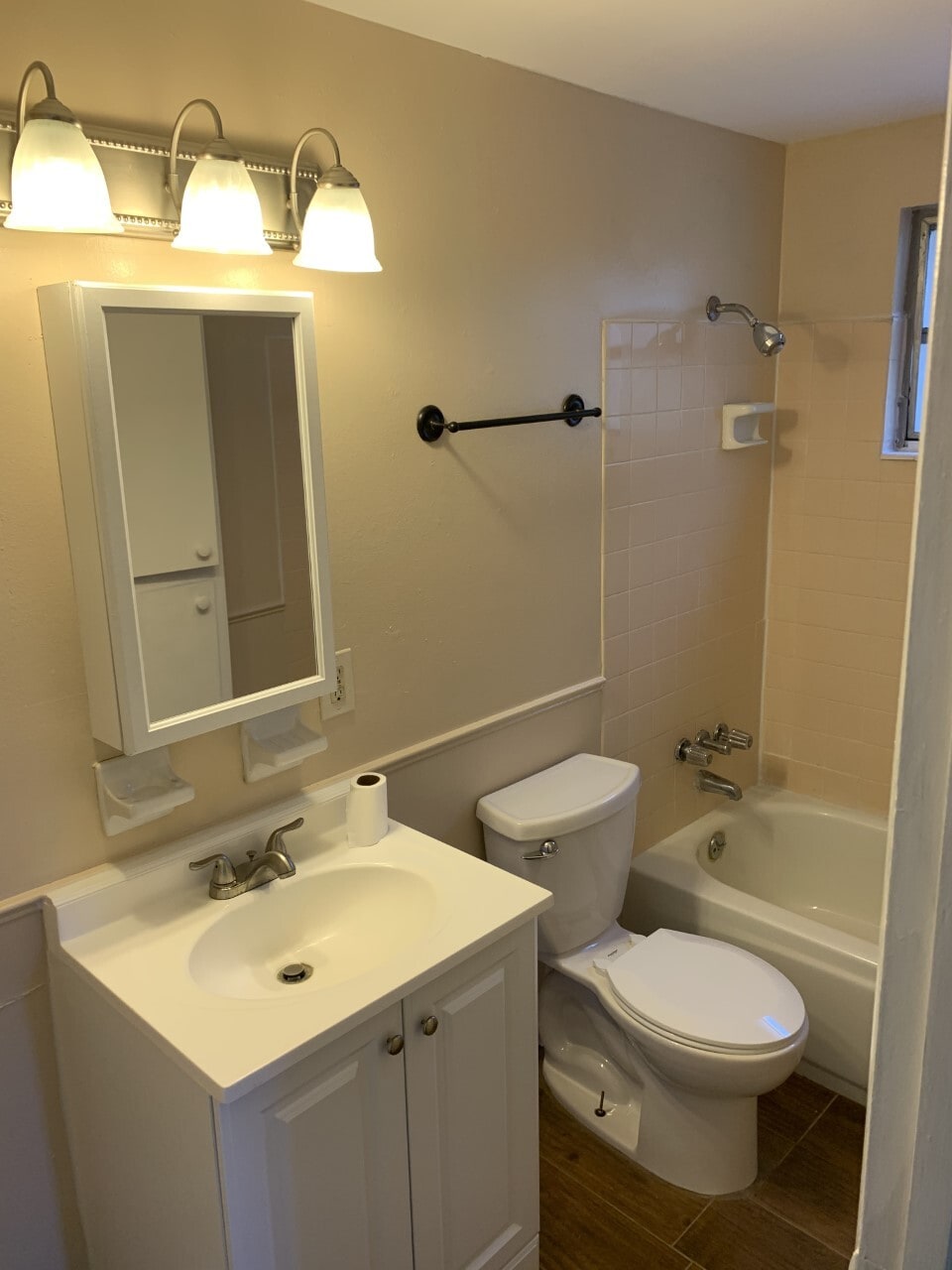 Building Photo - 1211 mook st