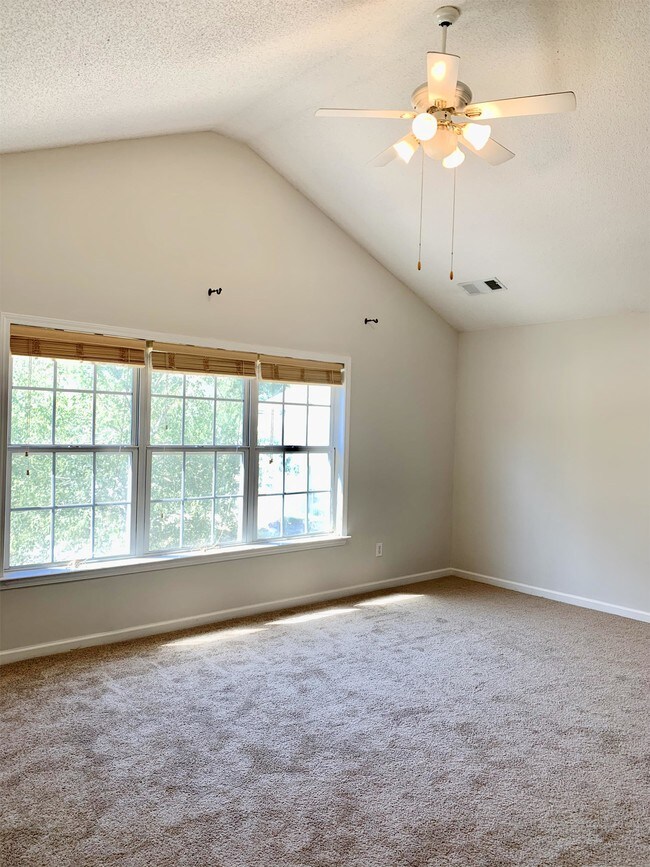 Building Photo - 485 Chippenham Ct