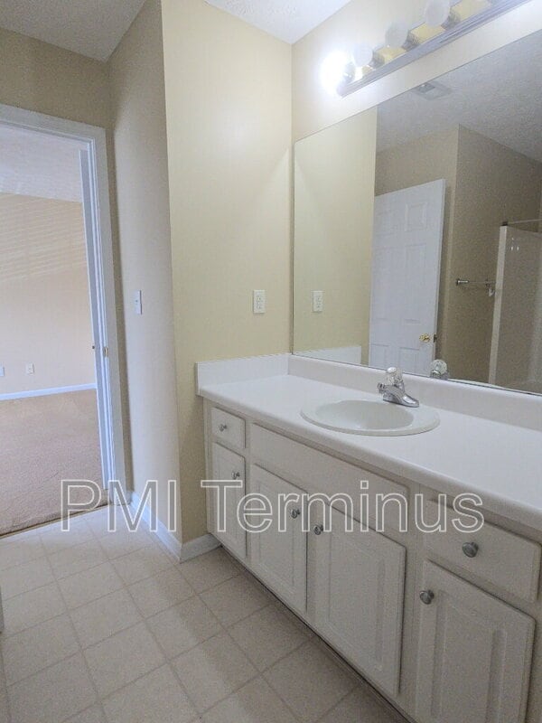 Building Photo - 6122 Farmwood Way SE