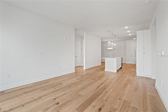 Building Photo - 600 3rd Ave S