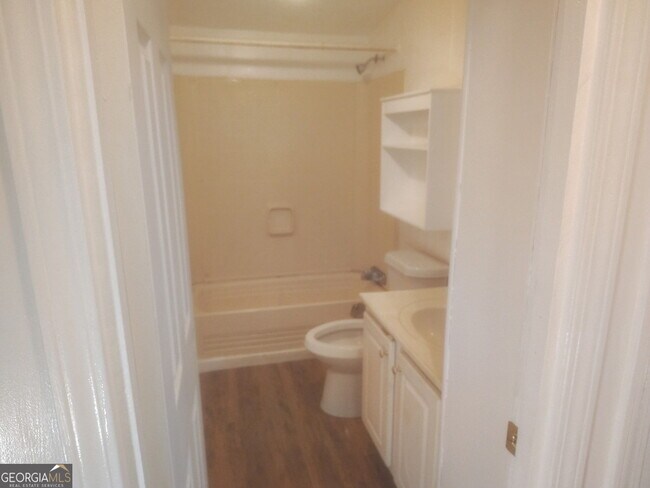 Building Photo - 826 Black Horse Run