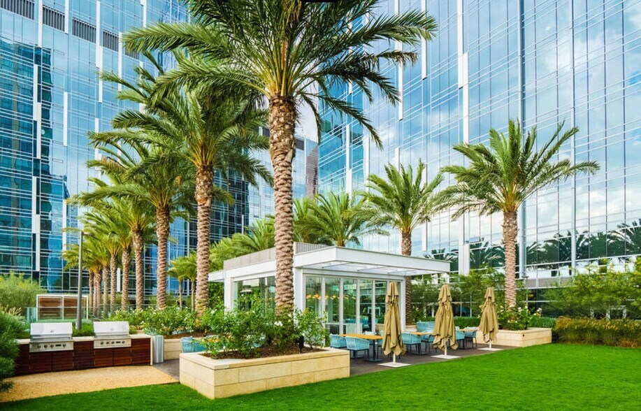 Building Photo - 877 Francisco St