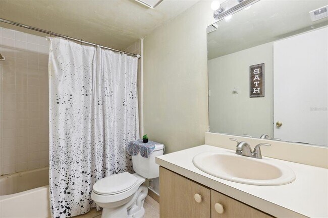 Building Photo - 2554 Lakeway Branch Dr