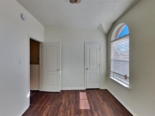 Building Photo - 26114 Cypresswood Dr