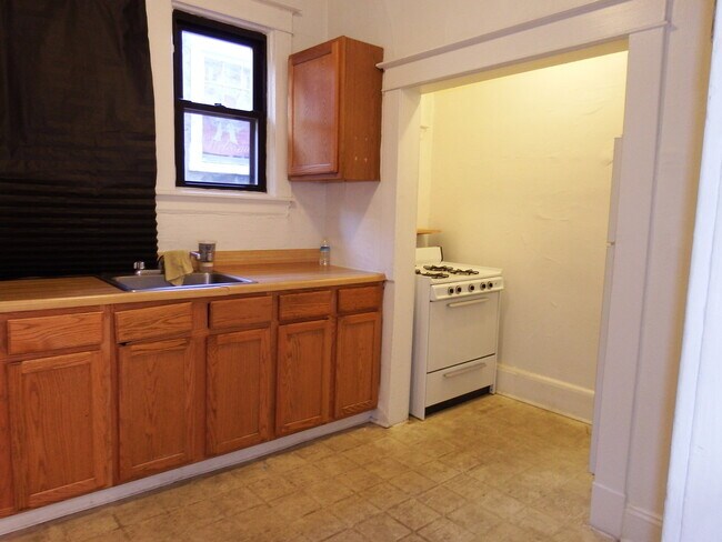 Building Photo - 2111 Park Ave