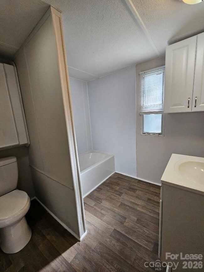 Building Photo - 776 Montgomery Dr