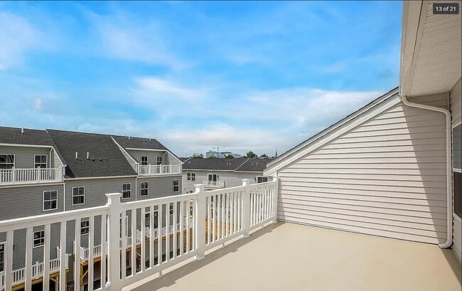 Building Photo - 5 E Front St