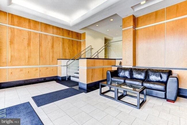 Building Photo - 1730 Arlington Blvd