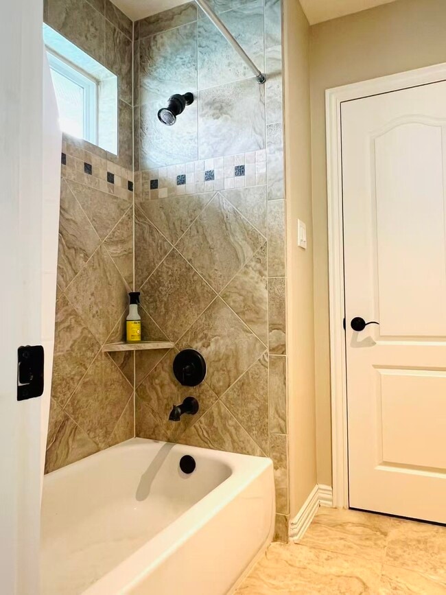 Building Photo - 14303 Tasmania Ct