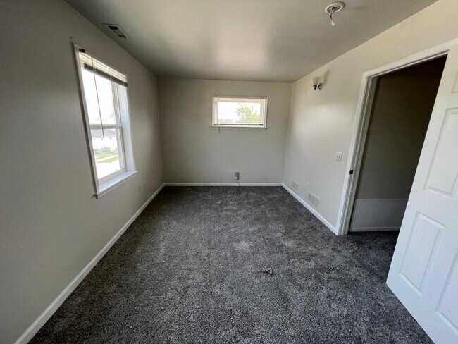 Building Photo - 28033 Rosemont St