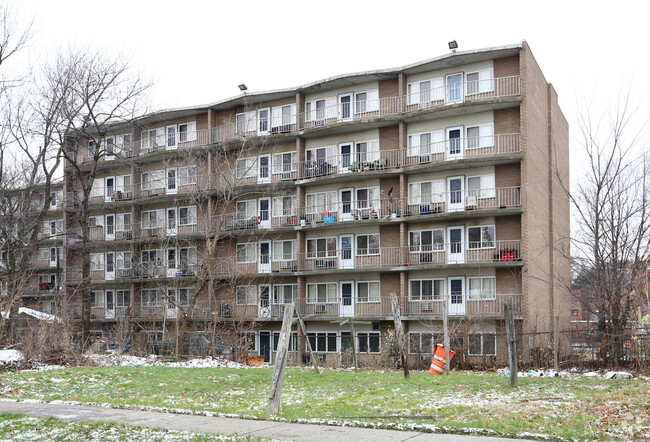 Building Photo - Miles Elmarge