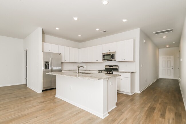 Building Photo - 2752 Desert Rose St