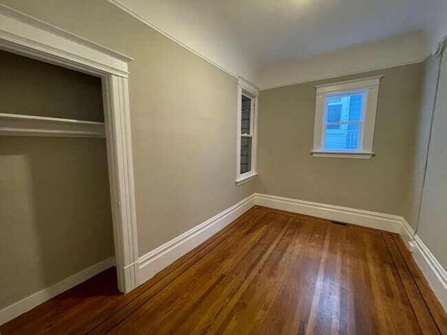 Building Photo - 1934 MAS