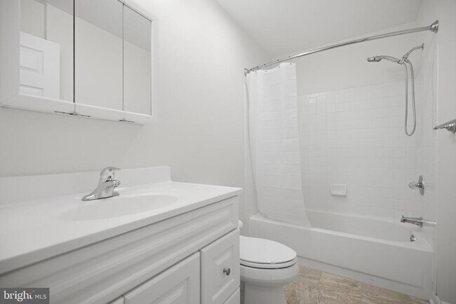 Building Photo - 2034 Lucas Ln