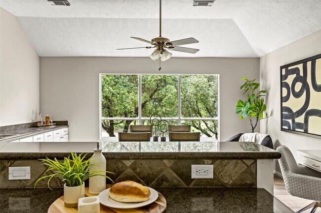 Building Photo - 170 April Cove