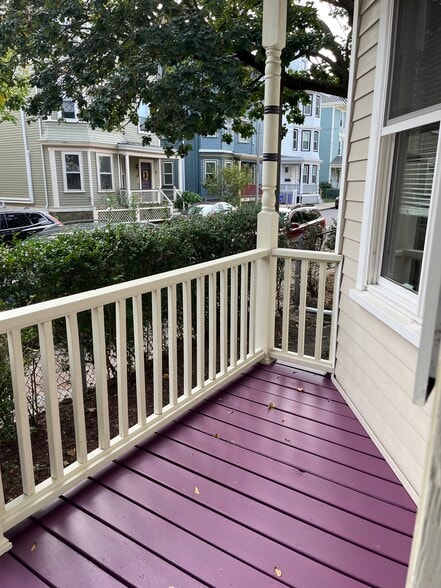 Building Photo - 22 Spalding St