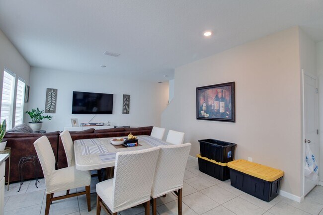 Building Photo - 8732 Sportsman Lp