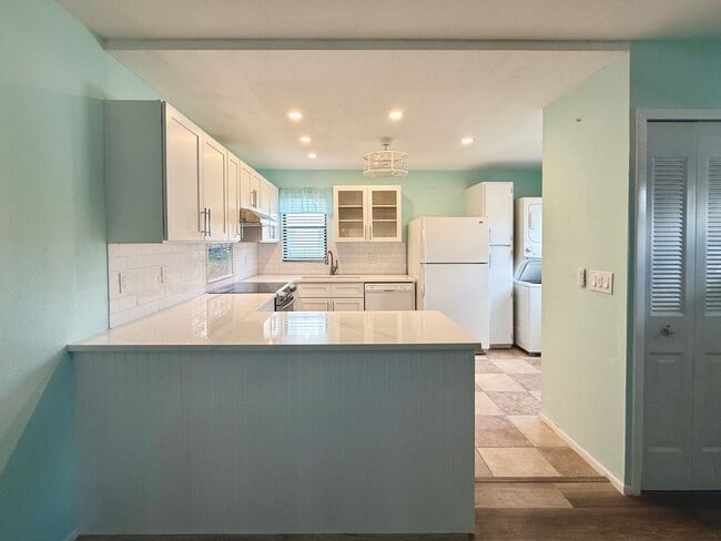 Building Photo - You Will LOVE this Ground Floor 2 Bedroom - Water Included (55+ Community)