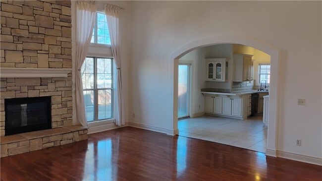 Building Photo - 3909 NE Kensington Ave