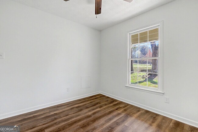 Building Photo - 608 S Jeff Davis Dr