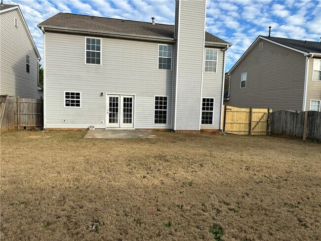 Building Photo - 590 Clairidge Ln SW