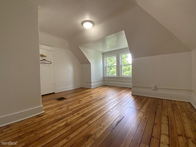 Building Photo - 6 br, 1.5 bath House - 144 Linnview Avenue